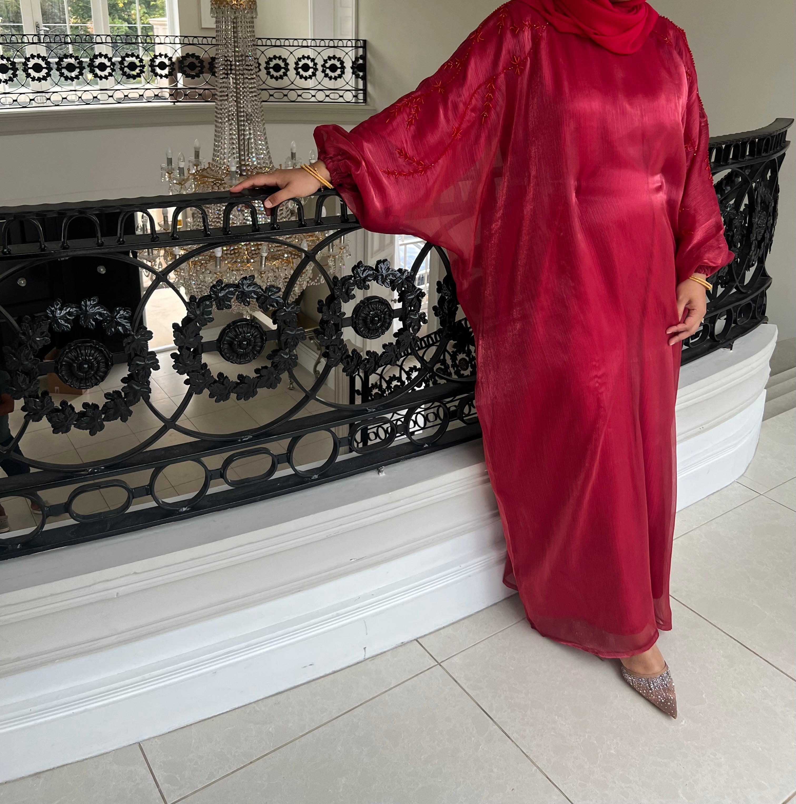 V1 Doha Abaya - Cherry